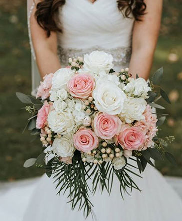 Tastefully Timeless Bouquet in Maryville, TN | HARTMAN'S FLOWERS & GIFTS